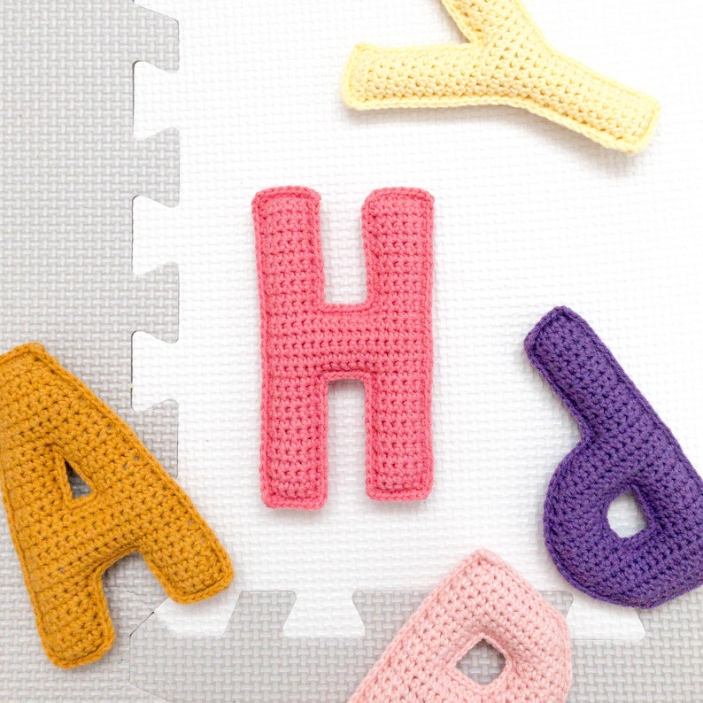 Gehaakt alfabetpatroon, zachte gehaakte letters, gevuld Amigurumi-alfabet, pluche ABC haakpatroon, 3D hoofdletters zelfstudie afbeelding 4