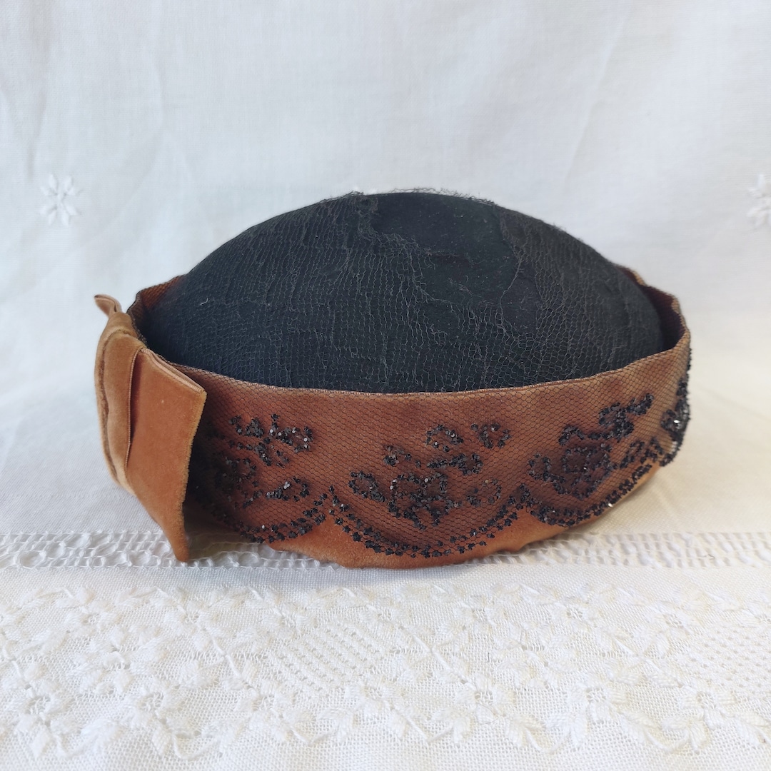 1930s Pill Bottle Hat Crushed Velvet Hat, Black Crinoline Veil, Vtg Pillbox Hat Vintage 1930s Pillbox Hat, Black Crinoline Veil, Crushed  main image 4