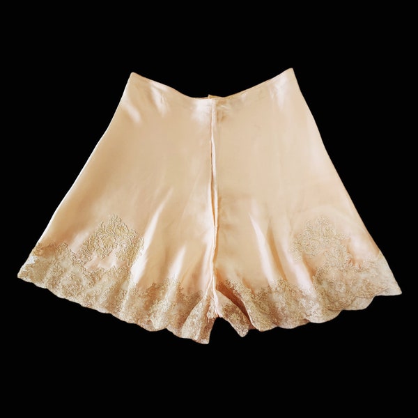 1930's Silk Tap Pants or Knickers Peach Lace Lingerie Shorts