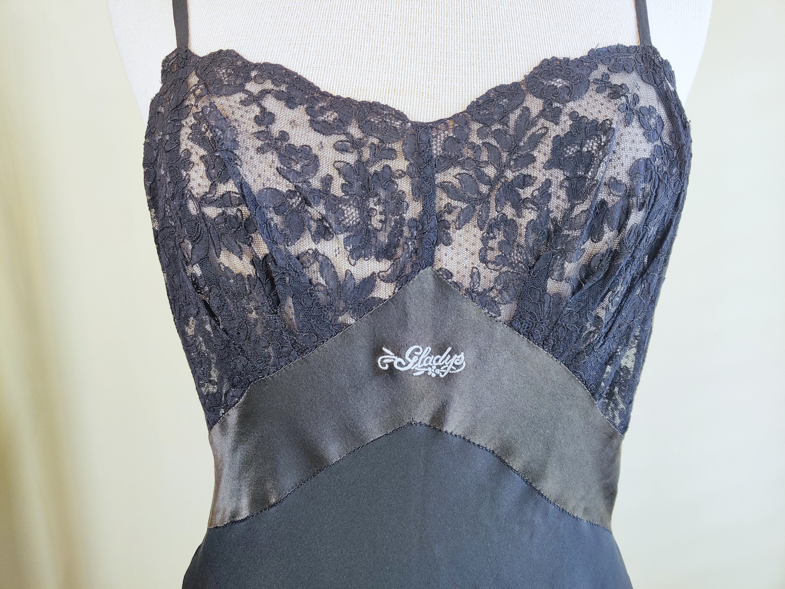 Vintage 1930's Glamourous Black Bias Cut Silk/lace Slip