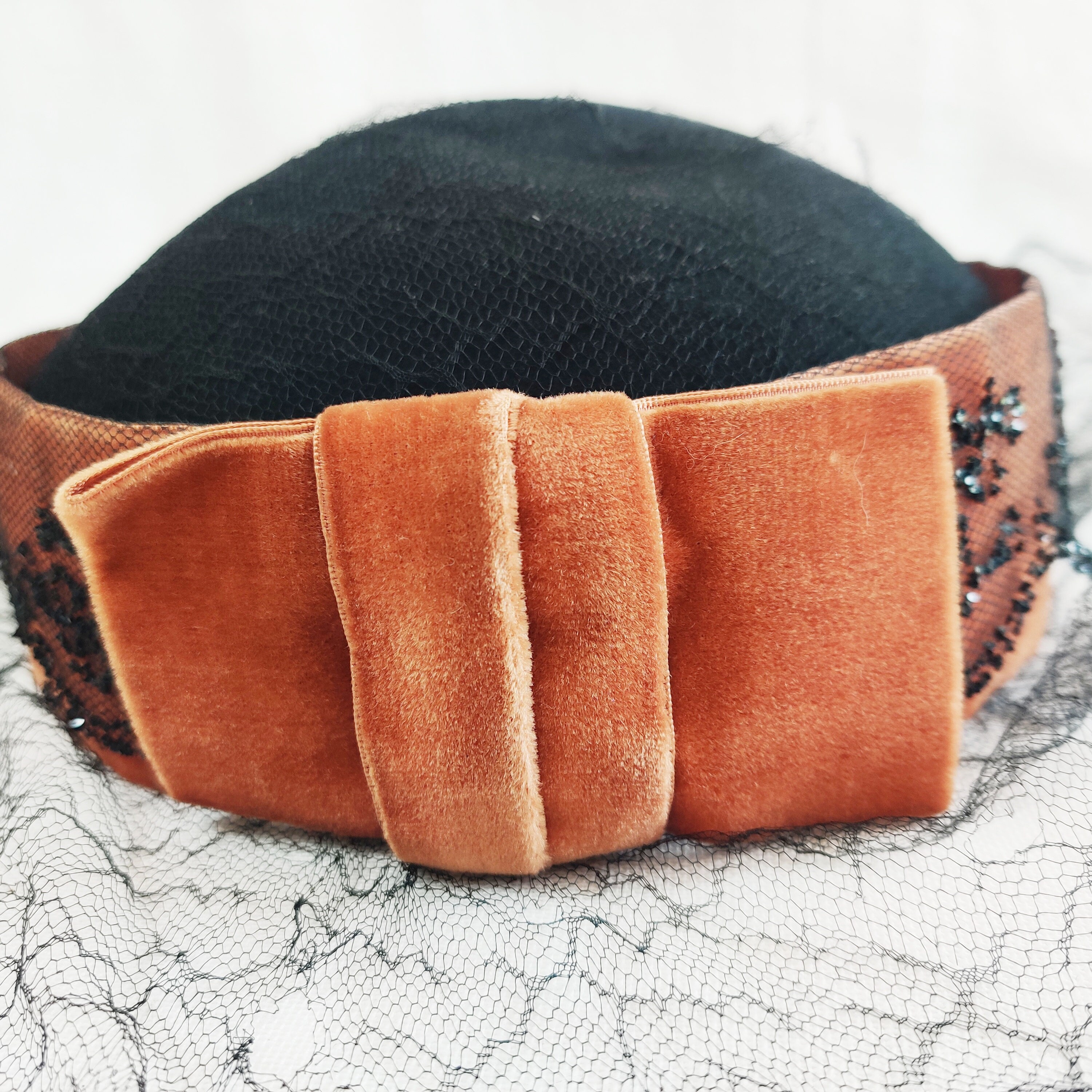 1930s Pill Bottle Hat Crushed Velvet Hat, Black Crinoline Veil, Vtg Pillbox Hat Vintage 1930s Pillbox Hat, Black Crinoline Veil, Crushed  main image 2