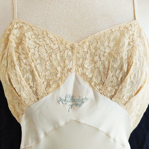 Vintage 1930's Alluring Ivory Cream Bias Cut Silk/Lace Slip-Dress Bound Scalloped Hemline by Designer Regine' Brenner
