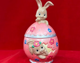 Vintage Kitschy Easter Bunnies in Egg Hobbyist Ceramic Trinket Box