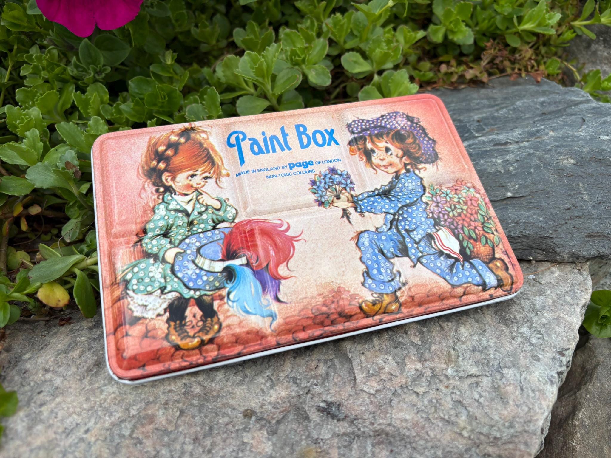 Page of London ヴィンテージ　水彩絵の具用 ブリキ缶 Page of London ヴィンテージ 水彩絵の具用 ブリキ缶 Large Vintage