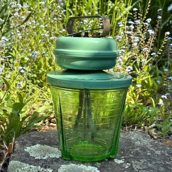 Vintage Green Uranium Glass 2 Cup Vidrio Electric Mixer Measure Made in the USA | **Cord Cut** | Collectible Uranium Glass Mixer Art Deco