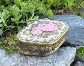 Boîte à bijoux vintage en métal doré avec roses roses, couvercle à charnière doublé de velours | Fabriqué au Japon