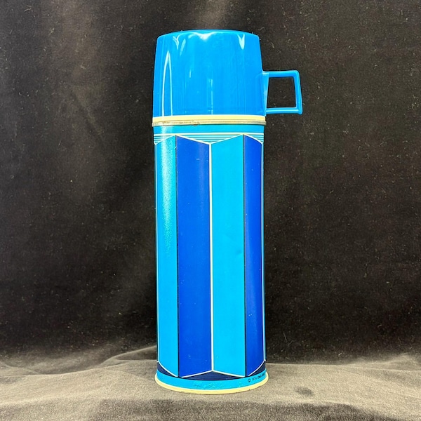 Termo King Seeley vintage de los años 70 con diseño geométrico azul, completo, 24,4 cm de alto.