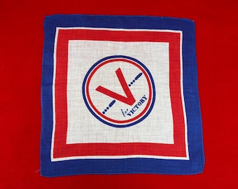 Mouchoir patriotique « V pour la Victoire » de la Seconde Guerre mondiale - Mouchoir rouge, blanc et bleu vintage des années 1940 | Code Morse point-tiret
