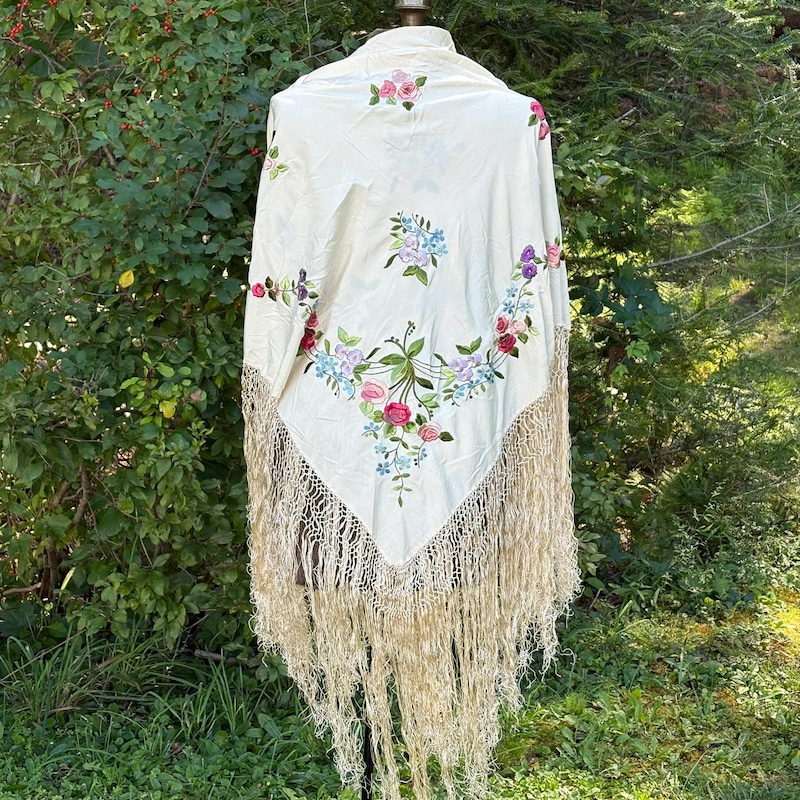 Singsong Piano Shawl