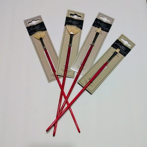 Hobby Lobby Master&#39;s Touch Fine Art Studio Natural Bristle Paint Brushes