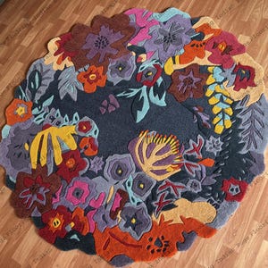 Floral Hand-Tufted Woolen Round Area Rug