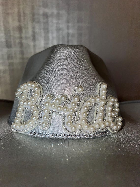 Bedazzled Bride Cowboy Hat – Sparkling Rhinestone Cowgirl  display picture 2