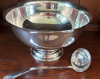 Large Vintage Sheridan Silverplate Pedestal Bowl & Ladel