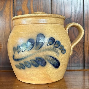 Westerwald Beanpot, Crock manejado con tapa Cobalt Folkart Vintage