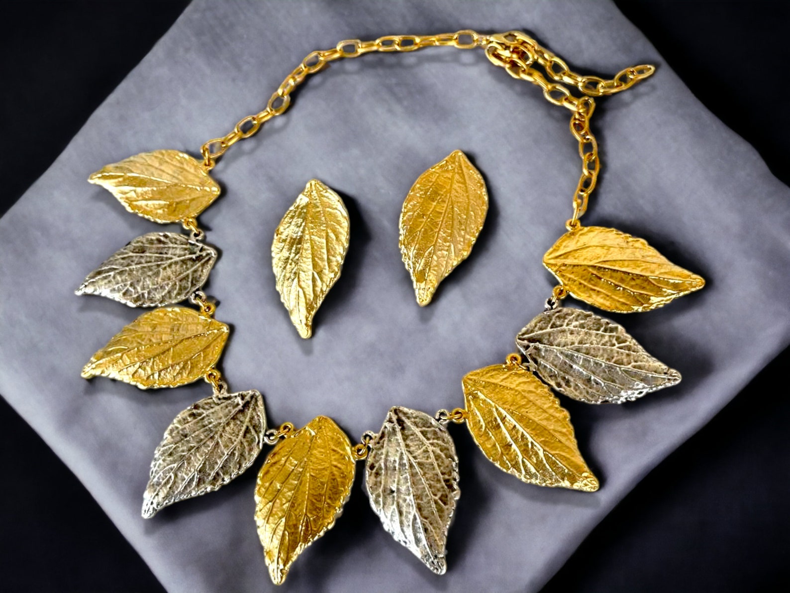Leaf Design Gold Plated Necklace with Earrings main image 0