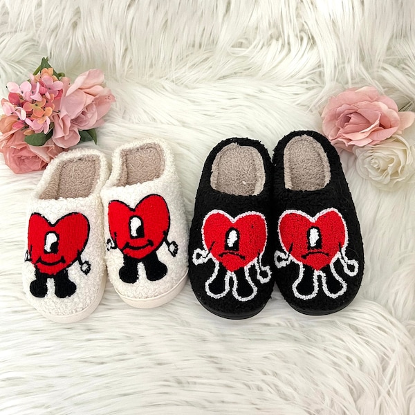 Bad bunny slippers, Bad Bunny Heart Slippers, Un Verano Sun Ti, bad bunny, pantuflas de bad bunny, bad bunny gifts, regalos de bad bunny