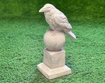 Concrete crow on Finial post statue Massive raven on base figure Outdoor wild birds decoration