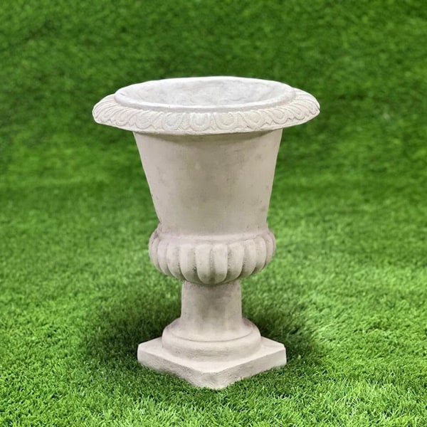 Concrete urn statue Backyard vase garden urn figure Outdoor flowers planter Backyard massive pot