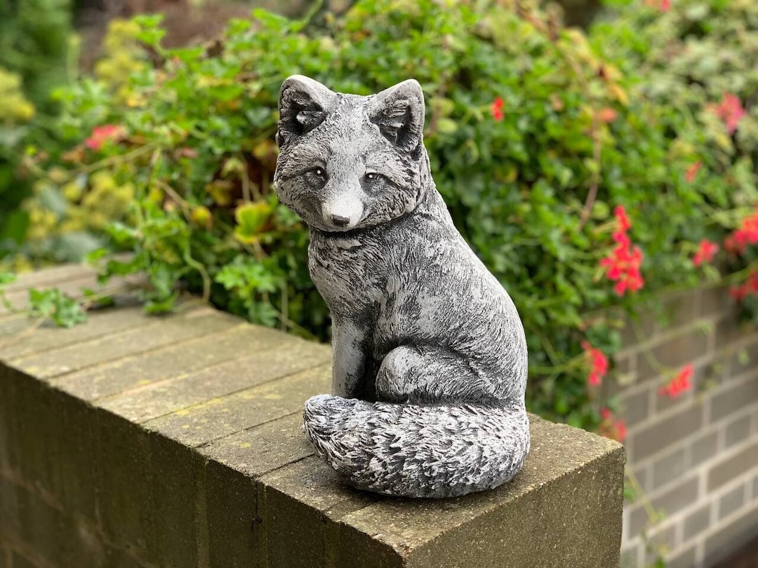 Realistic Fox Figure Concrete Wild Fox Statue Detailed Fox Garden Decor
