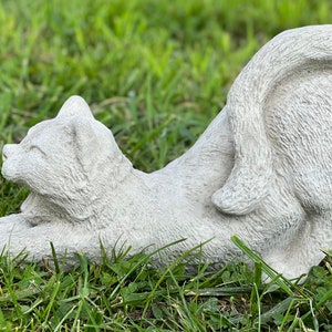 Funny Cat Stretching Figurine - 3D Grooming Cat Statue, Desktop Decor Stress Relief Gift For Cat Lovers
