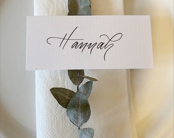 Hochzeit Kalligraphie | Tischkarten | Handgeschrieben | Hochzeit Ortsnamen | Flache Tischkarten | Leinen Weiß | Namenskärtchen