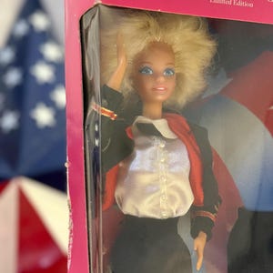 Barbie del ejército de 1989, nunca se abrió