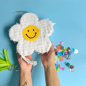 Mini pinata marguerite / décoration de fête / fête hippie / cadeaux / Pinata personnalisée
