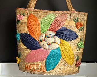Vintage Bahamian Straw bag with straw flowers and real shells flower , Vintage Nassau , Alberta