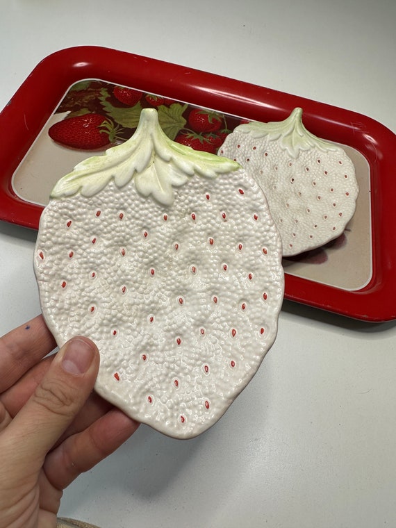 Vintage Italian ceramic Strawberry Trinket Dishes , snack plate , vintage fruit