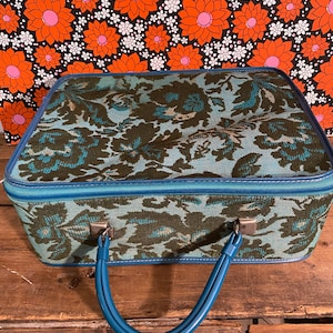 Avon overnight bag hotsell