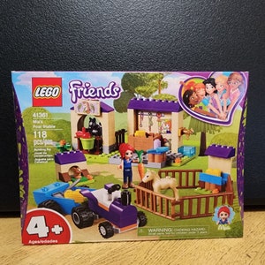 Lego Friends Mia&#39;s Foal Stable - RETIRED PRODUCT