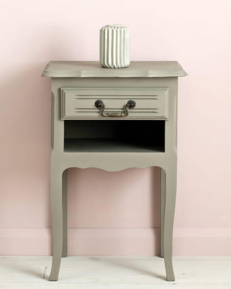 Annie Sloan Chalk Paint® - French Linen - The 3 Painted Pugs