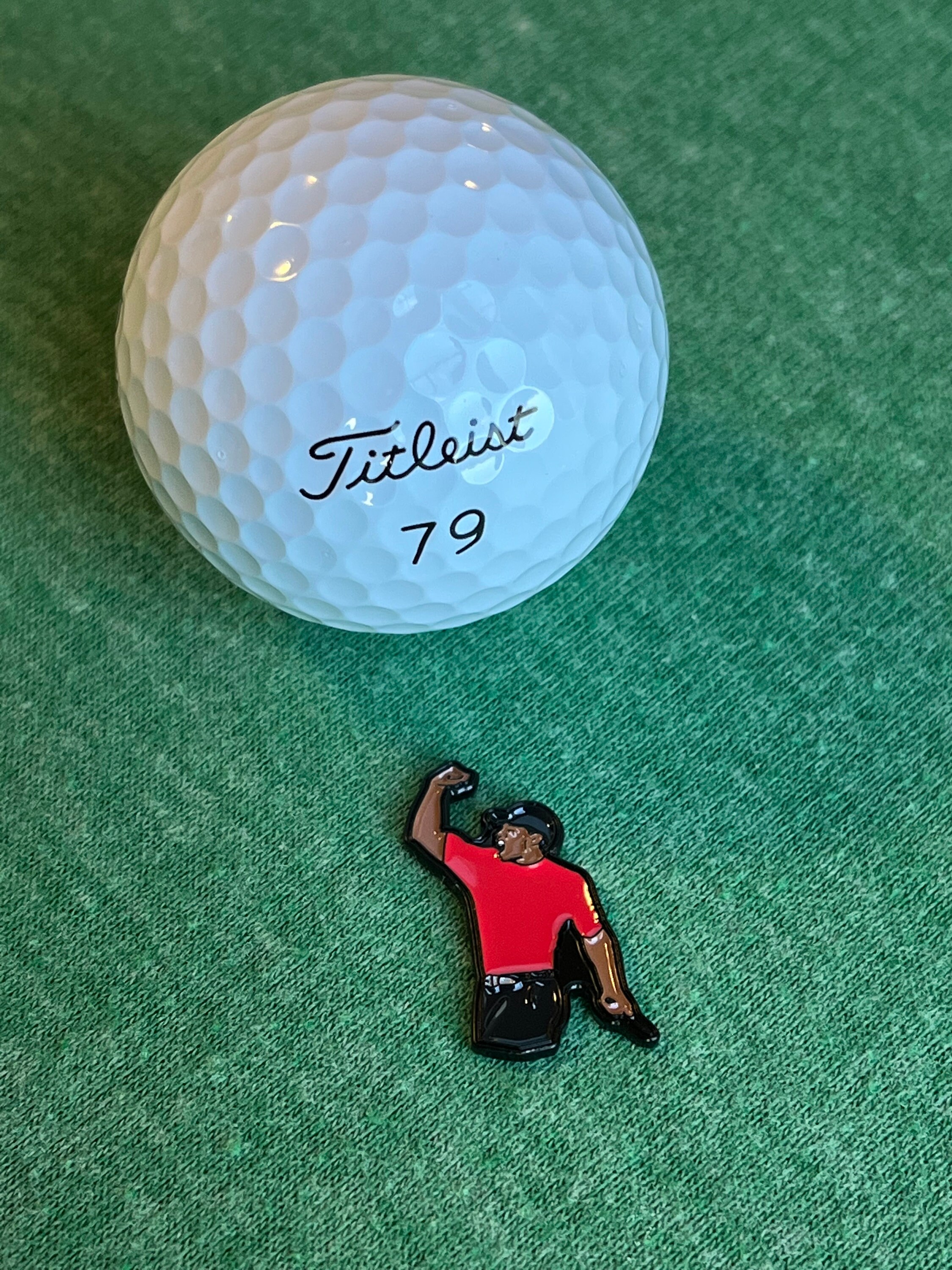 Tiger masters Fist Pump Inspired Golf Ball Marker Golf Accessory