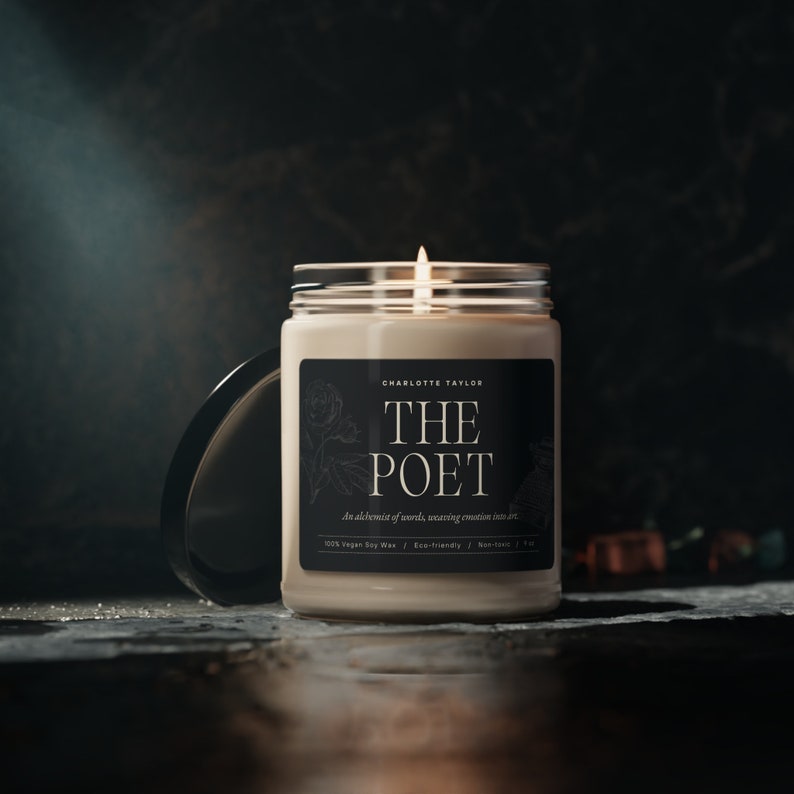 Candela personalizzata del poeta, regalo per poeta, regalo ispiratore del poeta, candela aromaterapica per poeta, candela con nome personalizzato, candela profumata del poeta immagine 6