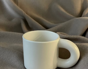 Ceramic Coffee Mugs, Very Modern And Sleek Design, Thick Handle, Off-White Coffee Mug