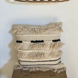 Boho Cream and black woven and tufted decorative pillow cover, fringe pillow, decorative, throw pillow, bedroom decor ideas, farmhouse style