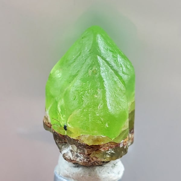 Peridot Crystal 22.36 carat / Peridot Specimens / Peridot Stone / Healing energy stone Peridot / Rough Peridot gemstone / Natural Peridot