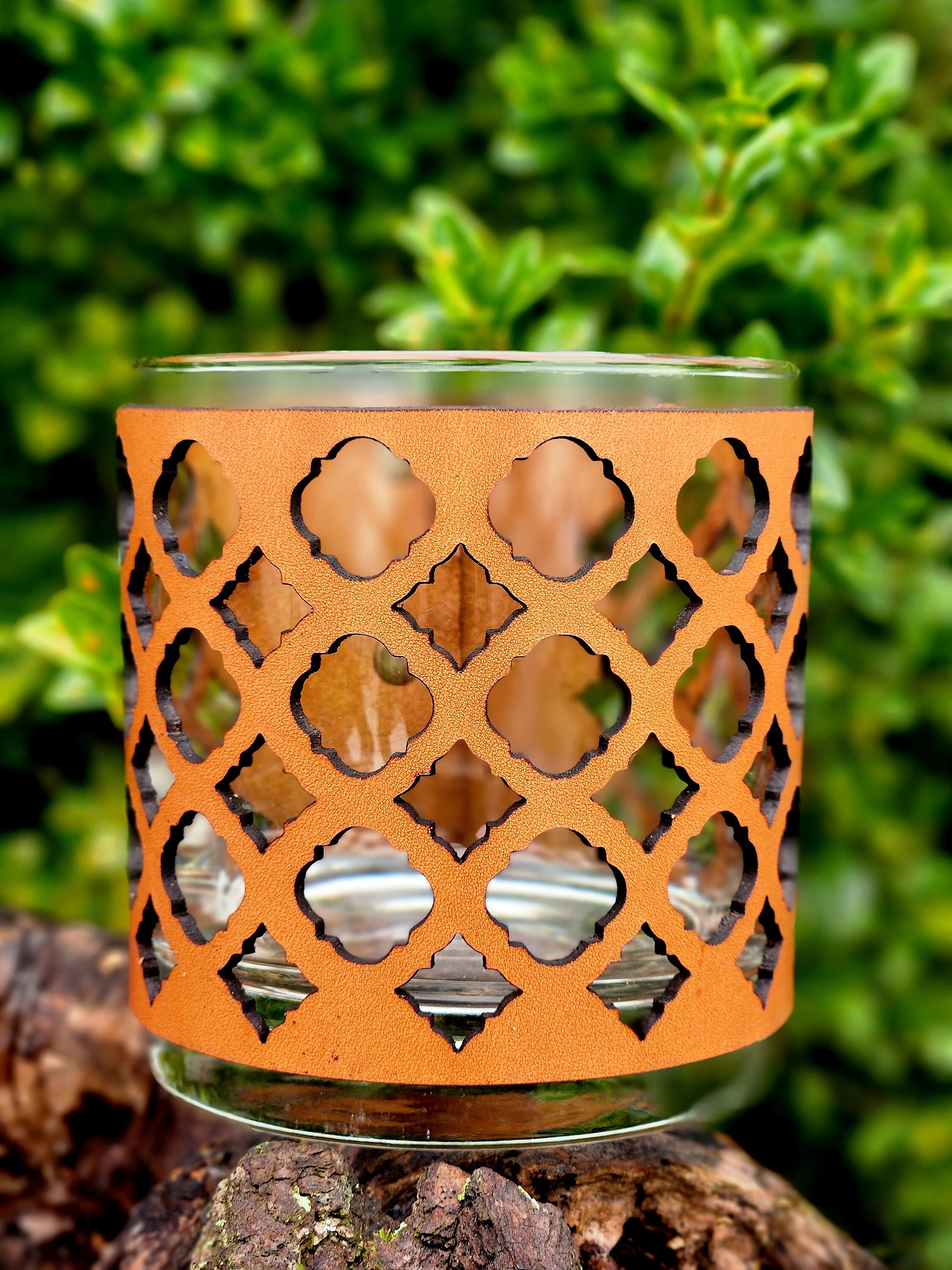 モロッコタイルレザーキャンドルホルダー：ガラスと真鍮のアクセント