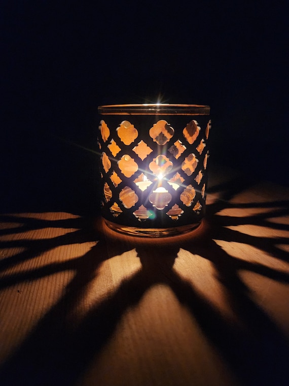 モロッコタイルレザーキャンドルホルダー：ガラスと真鍮のアクセント