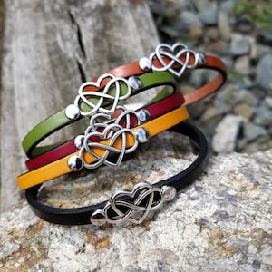 Pulseira celta de coração infinito - Pulseira de couro infinito - Presente de couro para 3º aniversário - Pulseira de coração de dia dos namorados - presente para ela