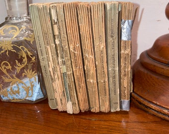 BIBLIOTHÈQUE NATIONALE Set of 9 petit books