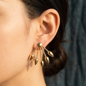 Pendientes geométricos en forma de abanico chapados en oro de 18 quilates / Joyería llamativa de latón hecha a mano