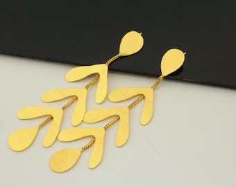 Blattgold Zweig Ohrringe | Leichte, moderne Statement Ohrringe | Handmade Natur-inspirierte Schmuck | Geschenk für Sie