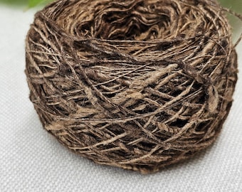 Handgesponnene Tussar Seidenwolle: Natürliches Spitzengarn in Braun (100g)
