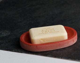 Porte savon en béton rouge - Red concrete soap dish