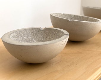 Grey concrete ashtray - Grey concrete ashtray
