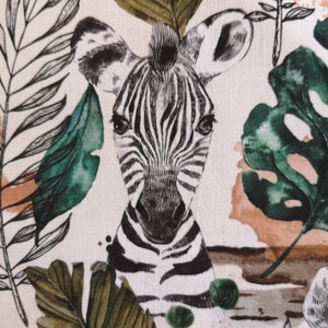 Bavoir PACRACRA personnalisé avec prénom brodé Collection Jungle en coton bachette kaki Tête de zèbre