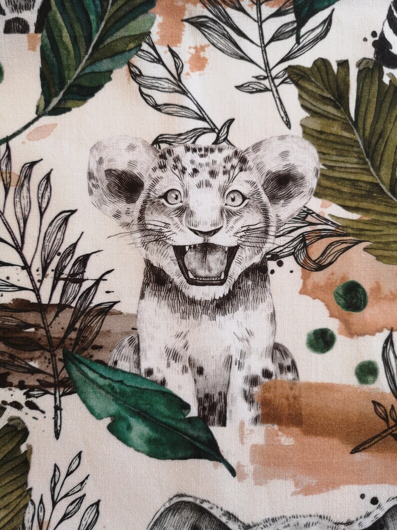 Bavoir PACRACRA personnalisé avec prénom brodé Collection Jungle en coton bachette kaki Tête de lion
