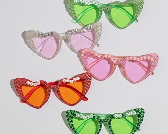 Lunettes de mariée, lunettes de soleil en strass, lunettes de soleil personnalisées, lunettes d'enterrement de vie de jeune fille, accessoires de douche nuptiale, lunettes de demoiselle d'honneur, coeur