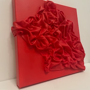Roter strukturierter Stoff 3D Wandkunst: Modernes abstraktes Gemälde